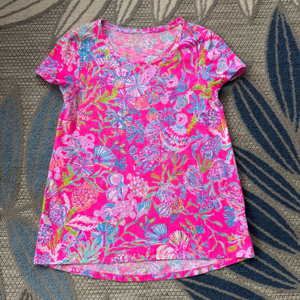 Lilly Pulitzer Etta Pink Isle “Shell Me Something Good” Ladies Shirt Size Small